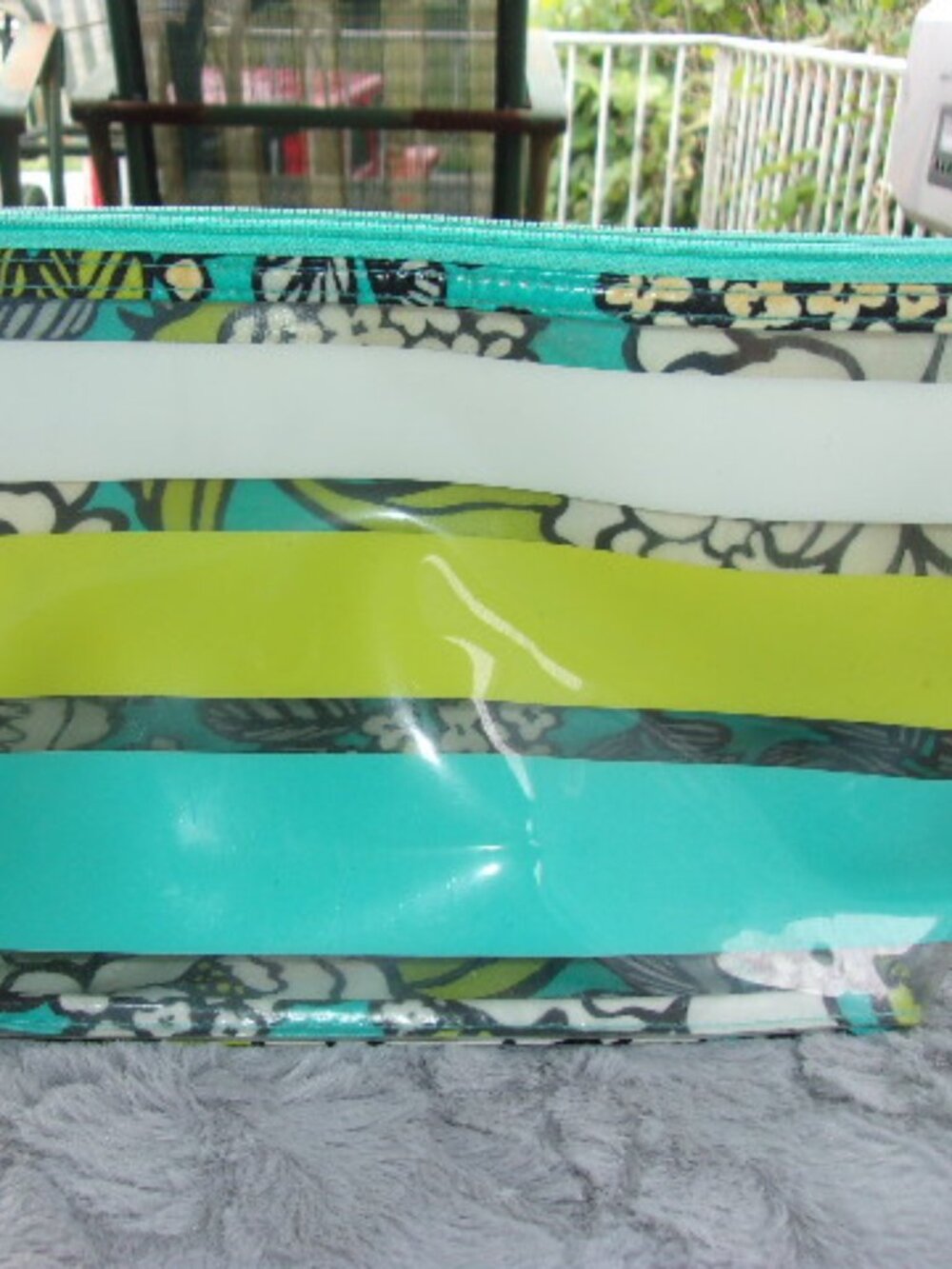 E-288 VERA BRADLEY CLEAR COLORFUL POUCH/COSMETIC/BEACH TOTE (BAG)